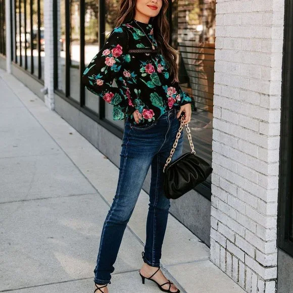 RIOS FLORAL LACE BLOUSE - Picture 7 of 8